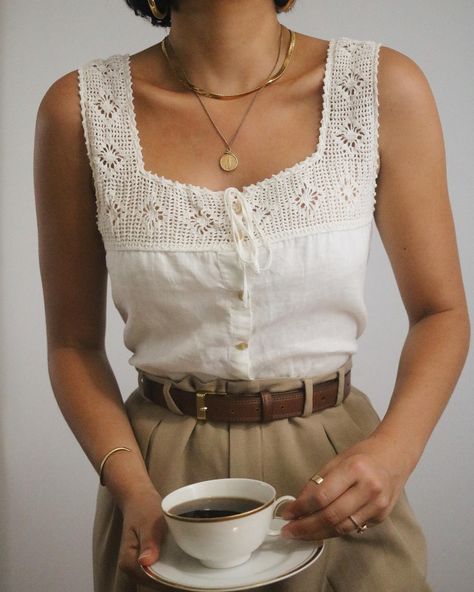 Lady L. Vintage | Stunning milk Ralph Lauren linen blouse. The most beautiful crochet knit neckline and pure linen fabric. Now listed. (Sold) | Instagram Ralph Lauren Linen, Lady L, Vestidos Vintage, Linen Blouse, Linen Clothes, Pure Linen, Beautiful Crochet, Sewing Inspiration, Linen Fabric