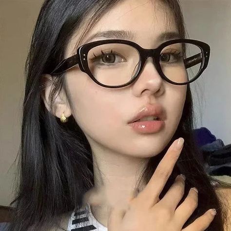 Women Anti-blue Light Myopia Glasses Oversized Square Frame Eyewear Luxury Clear Diopter Cute Cat Eye Glasses, Cat Eye Frames For Women, Cat Eye Frames Eyeglasses, Oversized Glasses Frames, Glasses Inspiration, Cat Eye Glasses Frames, Oversized Glasses, Trendy Fashion Accessories, Cute Glasses