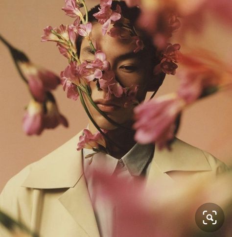 Man With Flowers, Cho Gi Seok, Flower Photoshoot, 사진 촬영 포즈, Self Portrait Photography, Fotografi Editorial, Studio Photoshoot, Photoshoot Concept, Creative Portraits