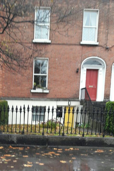 neat basement apartment in Drumcondra, Dublin, Ireland Dublin Apartment, Basement Apartment, Dublin Ireland, Dublin, Basement, Home Appliances, Apartment