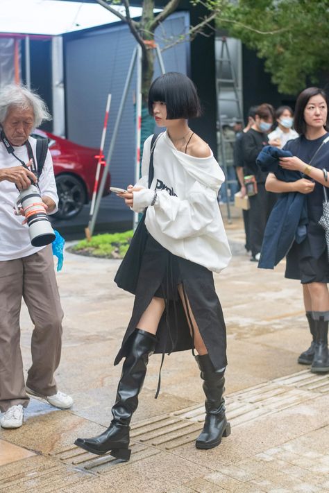 Tokyo Fashion Week 2022, Seoul Fashion Week 2022, China Fashion Street Style, Japanese Fashion Street Tokyo Style, Asia Street Style, Japanese Outfits Street Style, Fashion In China, Shanghai Street Style, Japan Street Style