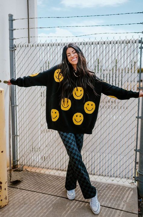 LALA ORIGINAL DESIGN: Have Fun Oversized Smiley Knit – Dressed In LALA Fun Teacher Outfits, Dressed In Lala, Grunge Jacket, Minimal Makeup Look, Colorful Wardrobe, Nylon Dress, Teacher Outfits, Funky Fashion, Fashion Mistakes