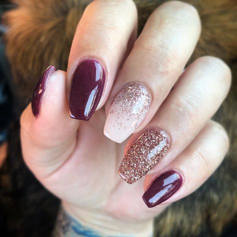 Burgundy Nail Designs, Fall Gel Nails, Fall Nail Art Designs, Her Nails, Fall Acrylic Nails, Burgundy Nails, Fall Nail Colors, Dipped Nails, Fall Nail