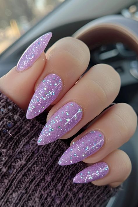 Add a touch of elegance with 33 light purple nail art designs! Discover chic and sophisticated styles perfect for any occasion. Purple Sparkle Nail Design, Light Christmas Nails, Light Purple Nail Art, Lavender Glitter Nails, Nail Art With Charms, Cute Purple Nail Ideas, Sns Nail Art, Nail Ideas Ombre, Purple Nails Inspiration