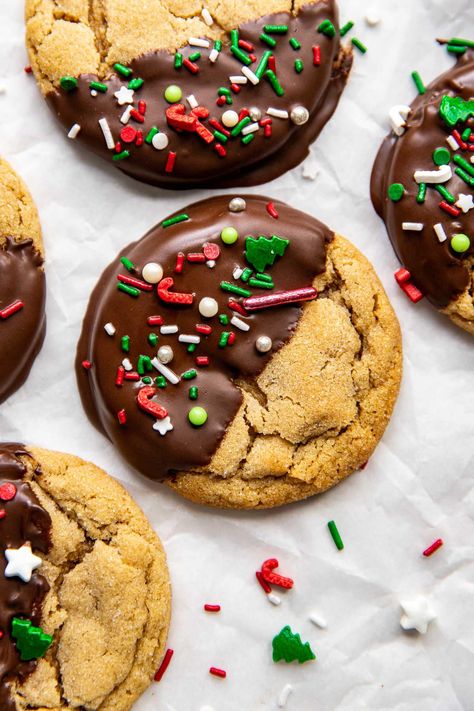 Dipped Peanut Butter Cookies, Chewy Molasses Cookies, Comfort Food Chicken, Chocolate Melting Wafers, Peanut Butter Cup Cookies, Chewy Peanut Butter Cookies, Frozen Cookie Dough, Holiday Sprinkles, Dipped Cookies