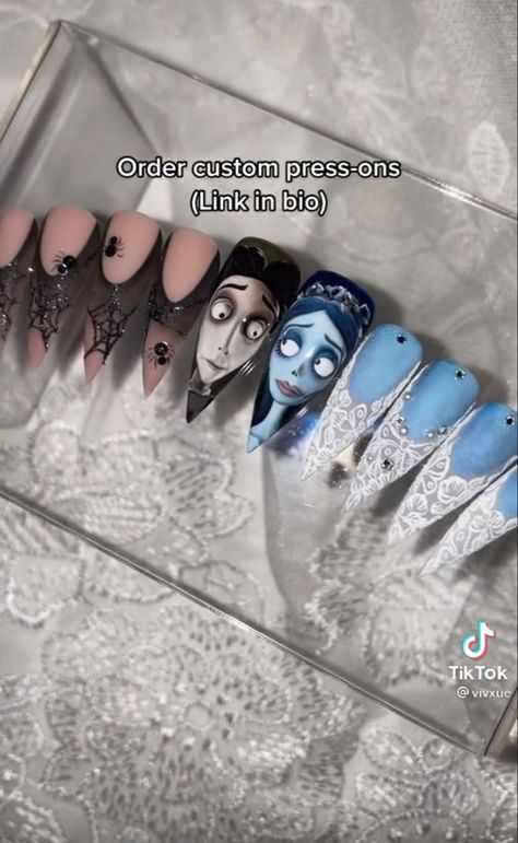 Acrylic Nails Corpse Bride, Halloween Bride Nails, Tim Burton Nails Corpse Bride, Corpse Bride Acrylic Nails, Corpse Bride Nail Ideas, Halloween Nails Corpse Bride, Corps Bride Nails, Corpse Bride Inspired Nails, Corpse Bride Nails Simple