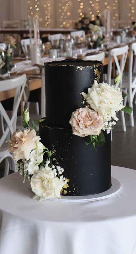 Black Theme Wedding Cake, Black Two Tier Wedding Cake, Black Buttercream Wedding Cake, Black Wedding Cakes Elegant, Wedding Cake Black And Gold, Black Cake Wedding, Moody Wedding Cakes, Black Theme Cake, Black Wedding Cake Ideas