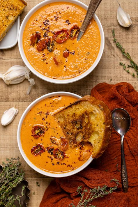 Creamy Roasted Garlic Tomato Soup | Simple Healthy Recipes, Complex Flavors | Orchids + Sweet Tea Roasted Garlic Tomato Soup, Garlic Tomato Soup, Soup Simple, Cottagecore Recipes, Simple Healthy Recipes, Autumn Food, Vegetable Recipe, Bakery Ideas, Tomato Soup Recipes