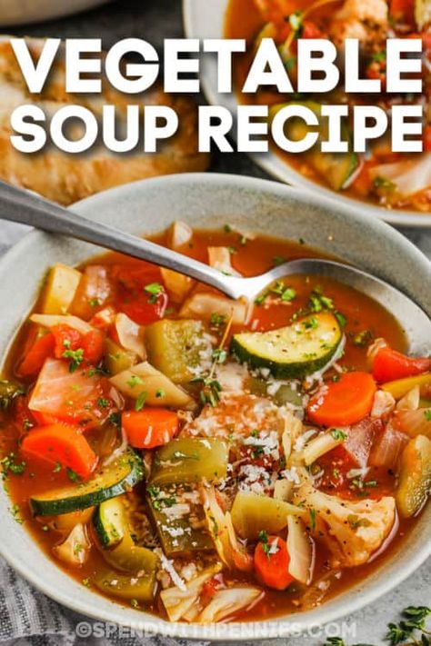 Homemade Vegetable Soup, Beef Tomato, Vegetable Soup Recipe, Cabbage Soup Diet, Tomato Broth, Vegetable Soup Recipes, Veggie Soup, Diet Healthy, Easy Soups