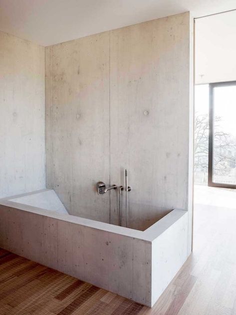 Concrete Bathtub, Concrete Bath, Concrete Bathroom, Bathtub Remodel, Bathtub Design, Bathroom Trends, Bad Design, Dream Bathrooms, Bathtubs