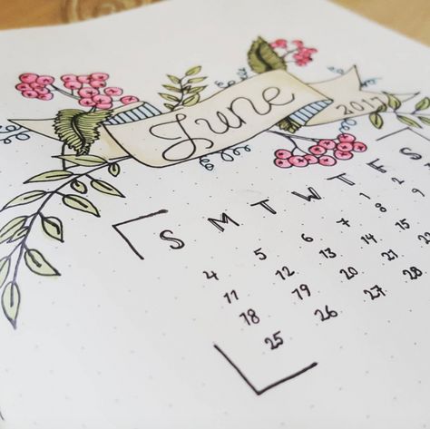 Ring in the summer season with these perfect June Bullet Journal Ideas. How to set up your bujo for June including calendar views and cover pages. Bullet Journal Fonts, June Bullet Journal, Bullet Journal Monthly Spread, Bullet Journel, Kalender Design, Bullet Journal Planner, Drawing Eyes, Diary Ideas, Bullet Journal Themes