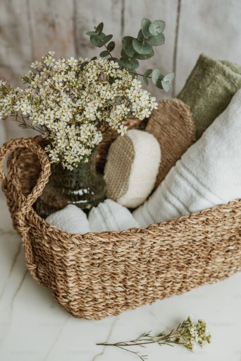 Spa Hamper for a bride Name Of Business, Guest Basket, Guest Bathroom Towels, Welcome Basket, Towel Basket, Basket Tag, Bathroom Gifts, Bathroom Baskets, Bathroom Guest