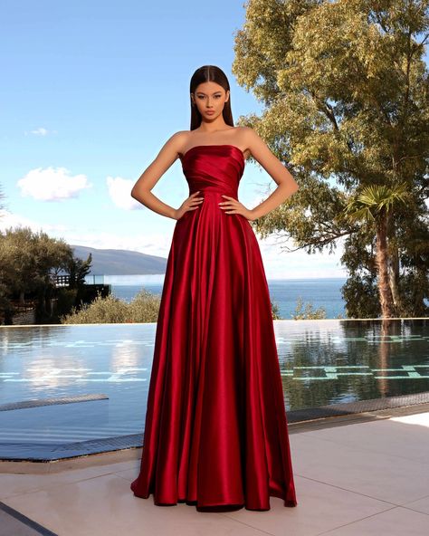 Nicoletta 2025 Elegant strapless ballgown in a gorgeous Mikado satin. This a gown for so many occasions - graduation, year 12 formal, bridesmaid, gala events, red carpet event, mother of the bride/groom. Available in store & online https://rsvpbridal.com.au/product/nicoletta-nc2025/ #rsvpbridalandformal #straplesseveningdress #schoolformaldress #year12formal #formalseason #mikadodress #formalwearcoffsharbour #formalgowns #coffsharbour #shoplocalcoffsharbour Green Monochrome, Mikado Fabric, Sparkly Shorts, Bella Dress, Multi Way Dress, Pleated Neckline, Exquisite Gowns, Yellow Shop, Pleated Bodice