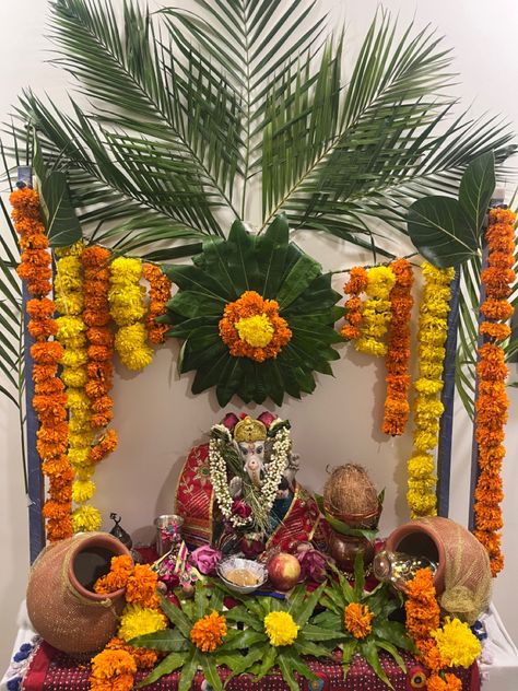 Decoration with real flowers and leaves Ganpati Decor, Leaves Decoration, Ganpati Decoration At Home, Ganapati Decoration, Ganpati Decoration Design, Ganpati Decoration, Real Leaves, Palm Leaves, Decoration Design