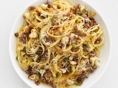 Turkey Sausage Pasta, Cauliflower Pasta, Harvest Recipes, Food Network Magazine, Sausage Pasta, Spaghetti Recipes, Easy Weeknight Meals, Sausage Recipes, Yummy Foods