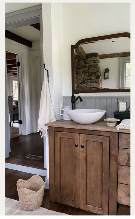 Washrooms Ideas, Country Cottage Bathroom, Washroom Ideas, Megan Miller, Early American Homes, New England Colonial, Early American Style, Home Bathroom Decor, Colonial Farmhouse