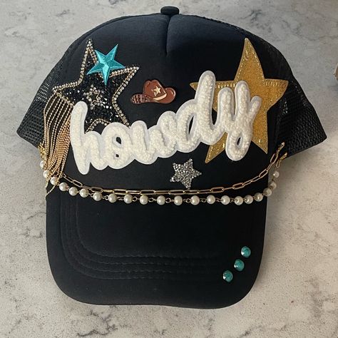 Had This Trucker Hat Custom Made But I Realized Later That It Really Isn’t My Style. Only Tried On Once! So Freakin Cute! Hat Pin And Chains Are Removable. Western Trucker Hats For Women, Baseball Cap Decorating Ideas, Baseball Mom Trucker Hat, Cowgirl Trucker Hat, Trucker Hat Designs With Patches, Trucker Hat Bar Ideas, Cute Trucker Hats For Women, Trucker Hat Patch Ideas, Hats With Patches