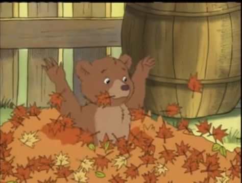 little bear pile of leaves Little Bear Aesthetic, Old Cartoon Movies, Little Bear Cartoon, Autumn Bear, Autumn Angel, Pile Of Leaves, Cozy Cartoon, Halloween Episodes, Bear Halloween