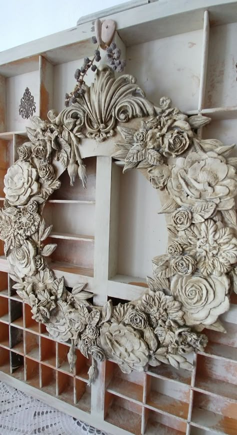 Iod Molds On Furniture, Zuri Molds Ideas, Iod Moulds Ideas, Iod Molds, Iod Moulds, Shabby Chic Diy Crafts, Crafts Painting, Plaster Crafts, Furniture Appliques