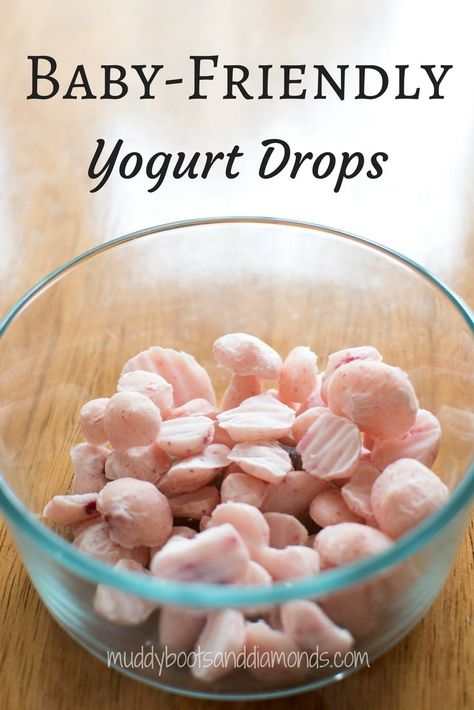 Baby friendly frozen yogurt drops. Great for babies and toddlers! via muddybootsanddiamonds.com Homemade Yogurt Melts, Easy To Make Treats, Healthy Snack For Kids, Yogurt Drops, Make Your Own Yogurt, Yogurt Melts, Healthy Toddler Snacks, Snack For Kids, Kids Healthy