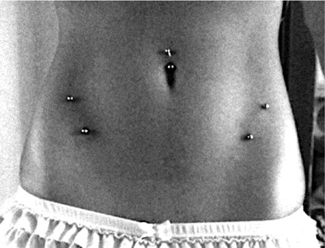 Belly button piercing and hip piercing Hipbone Piercing, Hip Piercings, Hip Piercing, Piercing Inspo, Button Piercing, Belly Button Piercing, Body Piercings, Belly Button, Tattoos And Piercings