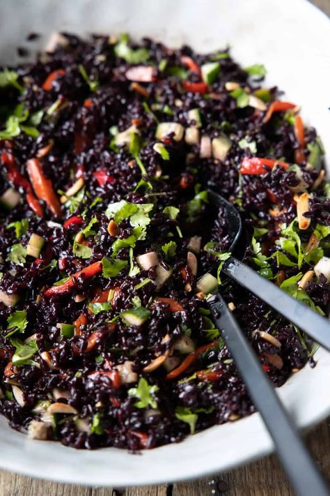 Black Rice Salad with Spicy Toasted Sesame Dressing by The Minimalist Vegan. This fragrant black rice salad is naturally gluten-free, packed with nutritious ingredients making it a refreshing side dish! #blackrice #blackricerecipe #blackricesalad #ricesalad #vegansalad Toasted Sesame Dressing, Black Rice Recipe, Black Rice Salad, Hearty Salad Recipes, Sesame Dressing, Best Salad Recipes, Red Rice, Rice Salad, Black Rice