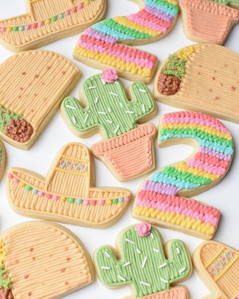 Decorating these taco cookies made me really want a taco 🌮 | Instagram Taco Cookies, Buttercream Cookies, Bakery Business Plan, Buttercream Decorating, Iced Sugar Cookies, Cookie Business, Sugar Cookie Designs, Decorated Sugar Cookies, Creative Cookies