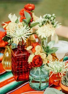 Fiesta Rehearsal Dinner Centerpieces, Flower Centerpieces Mexican Theme, Mexican Farmers Market, 40th Birthday Margarita Theme, Fiesta 50th Birthday Ideas, Mexican Graduation Centerpieces, Elevated Mexican Party, Fiesta Theme Centerpieces Mexican, Cinco De Mayo Party Decor