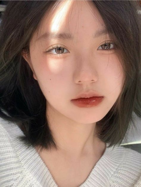 Makeup Looks Without Eyeliner, Peachy Makeup Look, Makeup Asia, Makeup Layout, Korean Natural Makeup, Korean Makeup Look, Soft Makeup Looks, Doll Eye Makeup, Korean Eye Makeup