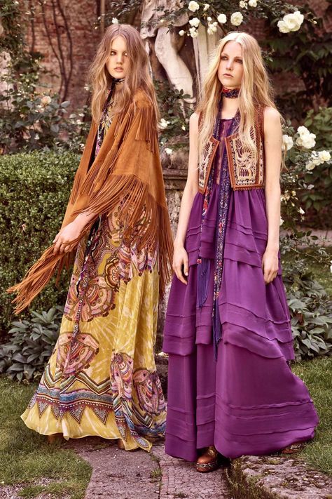 - ElleSpain Moda Z Lat 70., Vetement Hippie Chic, Resort 2017 Fashion, Moda Hippie, Mode Hippie, Estilo Hippie, Mode Boho, Moda Boho, Hippie Outfits