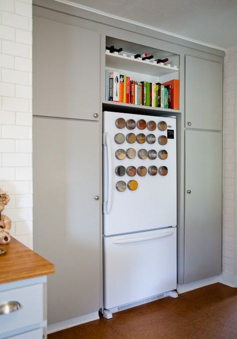 Spice Cabinet Refrigerator Cave A Vin Design, Above Refrigerator, Above Fridge, Above The Fridge, Organiser Cucina, Kitchen Storage Space, Hidden Kitchen, First Apartment Decorating, Creative Storage Solutions