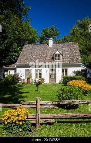 Old circa 1886 Canadiana cottage style home with white stucco cladding and cedar wood shingles roof in spring Stock Photo - Alamy Cottage Shingles, Rustic House Exterior, Shingles Roof, Cedar Shingle Roof, Shingle House, Cedar Shakes, Cottage Style Home, Wood Shingles, Cedar Shingles