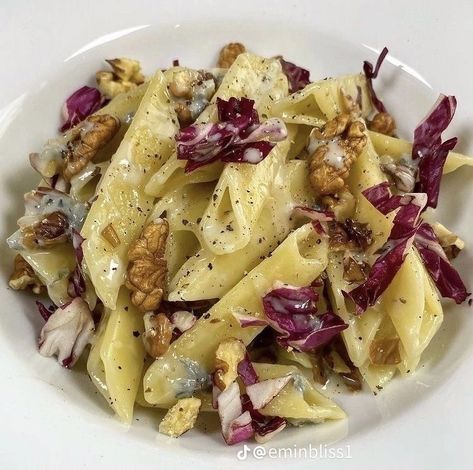 Walnut Pasta, Aesthetic Pasta, Food Goals, Food Is Fuel, Food Obsession, Beautiful Food, Pretty Food, Food Cravings, I Love Food