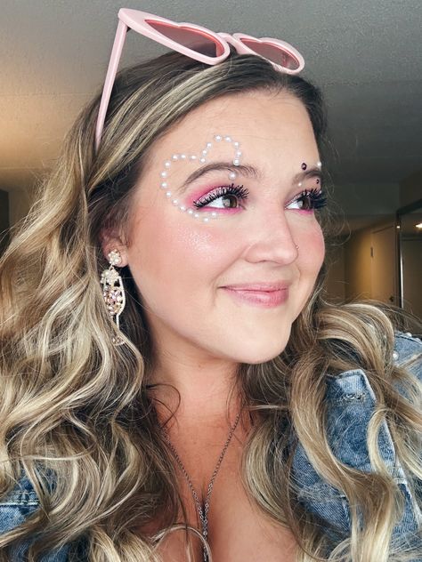 Eras Tour Face Makeup, Lovers Makeup Taylor Swift, Heart Around Eye Makeup Taylor Swift, Eras Tour Outfits Lover Makeup, Taylor Swift Face Jewels, Era Tour Makeup Ideas, Taylor Swift Lovers Makeup, Lover Ts Makeup, Taylor Swift Face Gems