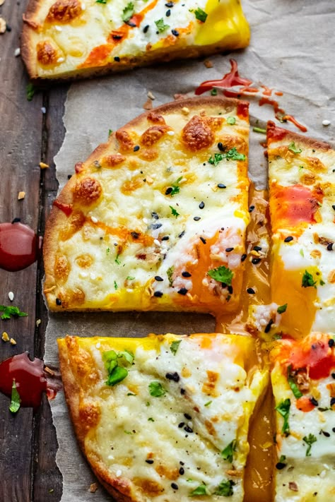 This cheesy naan breakfast pizza is a delicious way to enjoy brunch! It takes only 10 minutes to prepare, requires minimal ingredients, and is SO good. You'll love this easy breakfast idea for any occasion! | asimplepalate.com #naan #breakfast #pizza Nan Bread Breakfast Ideas, Flat Bread Breakfast Ideas, Naan Breakfast Sandwich, Breakfast Flat Bread, Nan Pizza, Naan Breakfast Pizza, Breakfast Pizza Recipes, Breakfast Naan, Naan Breakfast