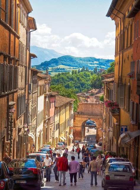 The Via Mazzini in Urbino, Italy | Urbino is a walled mediev… | Flickr Vila Medieval, Luxury Cruise Ship, Commercial Center, Pedestrian Street, Most Romantic Places, Scenic Routes, Travel Memories, Umbria, Amazing Places