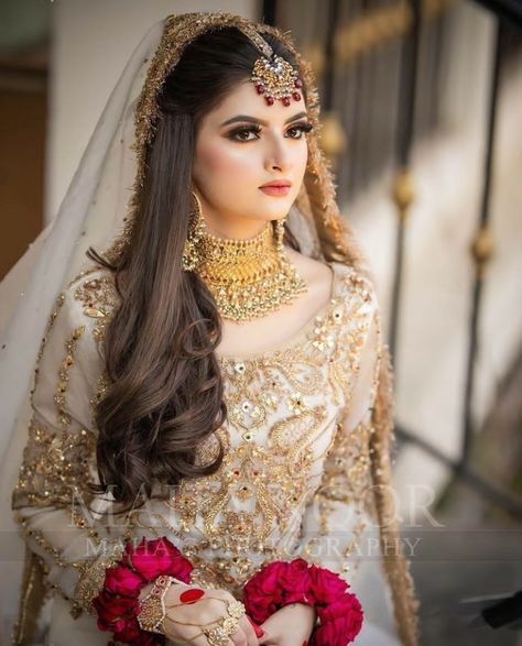 Hair Styles For Nikkah Bride, Nikah Bride Pakistani Bridal, Bridal Pics Pakistani, Nikkah Hairstyles, Bridle Dress, Pakistani Bridal Hairstyles, Pakistani Bridal Makeup, Nikkah Dress, Asian Bridal Dresses