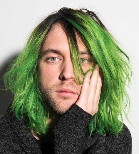 Long Green Hair, Neon Green Hair, How To Dye Hair At Home, Semi Permanent Hair Dye, Hair Dyes, Men Hair Color, Hair Streaks, Hair Color Pastel, Luscious Hair