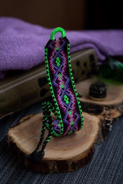 Witchy Friendship Bracelet, Bracelets Diy String, Frendship Bracelets, Embroidery Floss Bracelets, Floss Bracelets, String Bracelet Patterns, Friendship Bracelet Patterns Easy, Macrame Bracelet Patterns, Knit Bracelet