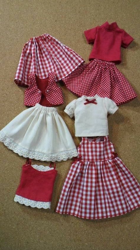 Куклы American Girl, Barbie Dress Pattern, Sewing Barbie Clothes, Barbie Sewing Patterns, Barbie Wardrobe, Barbie Doll Clothing Patterns, Diy Barbie Clothes, Dolls Clothes Diy, American Girl Doll Clothes Patterns