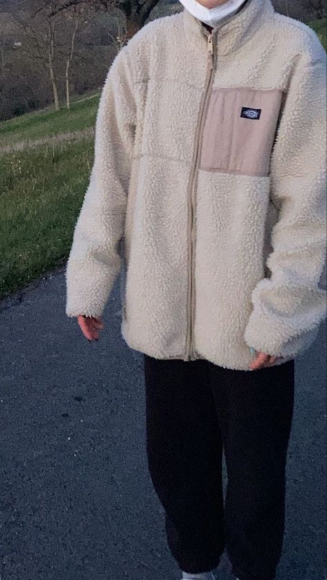 Fleece Jacket Aesthetic, Fleece Aesthetic, Fleece Jacket Outfit, Fleece Outfit, Looks Street Style, Fashion Wishlist, Winter Fits, Mode Streetwear, Casual Style Outfits