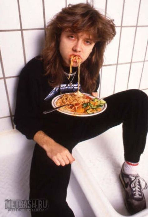 Lars Ulrich Eating Spaghetti, Lars Ulrich Spaghetti, Metallica Funny, Eating Spaghetti, Lars Ulrich, Dave Mustaine, Kirk Hammett, Nikki Sixx, Axl Rose