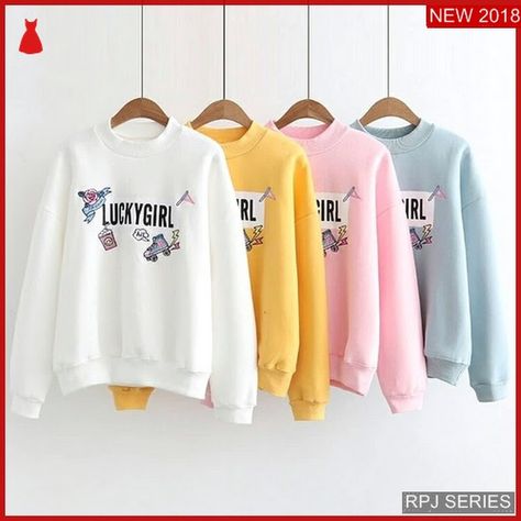 PIN JUAL: Baju Murah Online Model RPJ005S108 Model Sweater Lucky Cantik Girl Wanita Murah Siap kirim seindonesia GRATIS ONGKIR Khusus Bandung, Jogja, Tanah abang, Surabaya, Jawa Barat dan sekitarnya hanya di BMG SHOP www.bajumurahgrosiran.com Oversized Sweatshirt Outfit, Model Sweater, Cropped Cable Knit Sweater, Western Wear Outfits, Style Korea, Clothing Photography, Sweatshirt Outfit, Cute Comfy Outfits, Baggy Pants