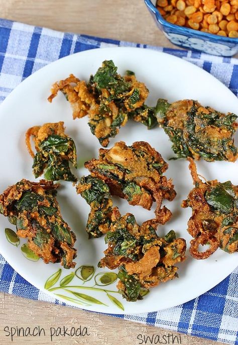 Palak pakoda recipe - How to make palak pakora recipe Palak Pakoda, Spinach Fritters, Carom Seeds, Fried Snacks, Pakoda Recipe, Recipe Spinach, Indian Masala, Pakora Recipe, Diwali Snacks