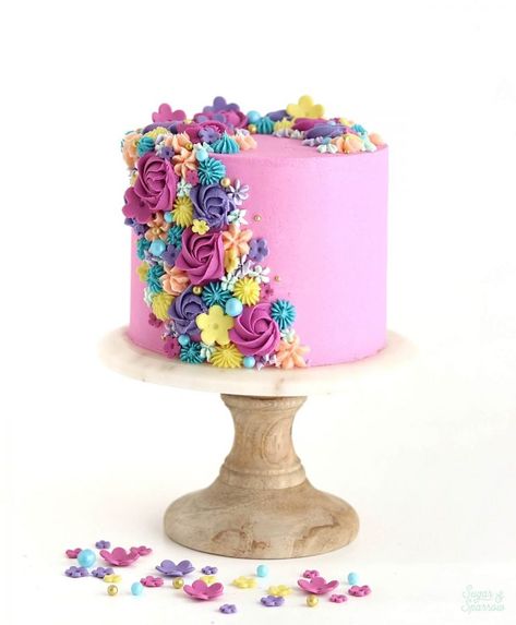 Cascading Floral Cake Tutorial - Sugar & Sparrow Piped Buttercream Cake, Non Fondant Birthday Cake, Encanto Smash Cake, Spring Cakes Ideas, Simple Flower Cake Design, Simple Buttercream Cake Designs, Piped Flower Cake, Spring Birthday Cakes, Cake Design Flowers