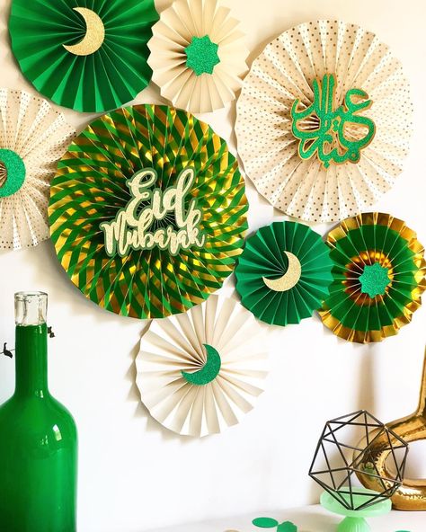 Hena Haque on Instagram: “This year’s Eid paper fans were now available! I chose a bit of a traditional color scheme with the classic green and gold combo, but with…” Eid Ul Fitr Decorations, Diy Eid Decorations, Ap Logo, Eid Mubarak Decoration, Eid Milad Un Nabi, Eid Milad, Ramadan Kareem Decoration, Buat Pita, Eid Crafts