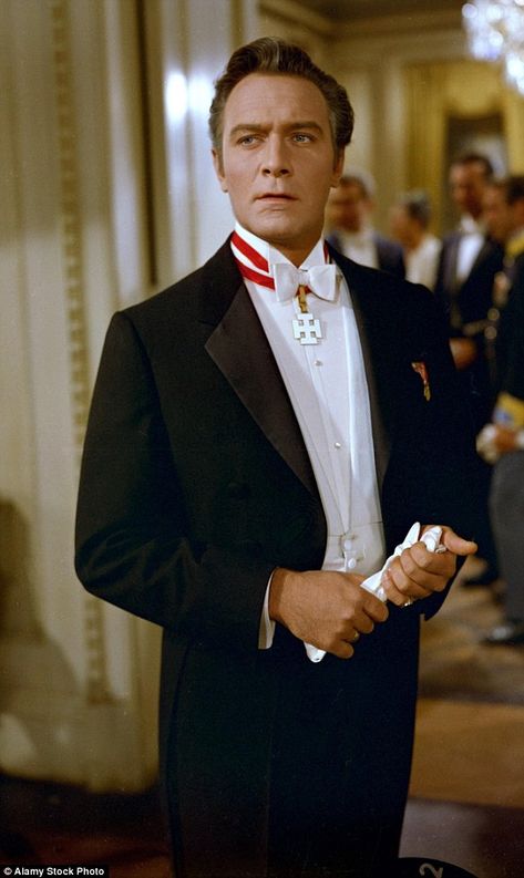 Christopher Plummer initially made no secret of his dislike of the film in which he played the Von Trapp family patriarch Captain Von Trapp, Georg Von Trapp, Sound Of Music Costumes, Sound Of Music Movie, Classy Party, Christopher Plummer, Postal Vintage, The Sound Of Music, Julie Andrews