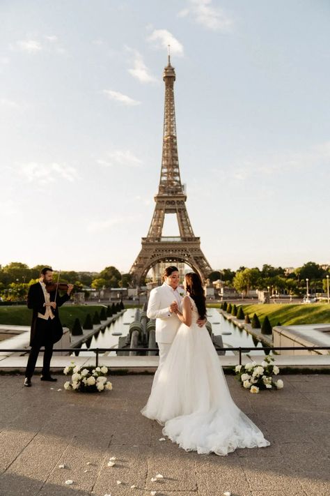 Top 10 Ceremony Locations for your Elopement in Paris Paris Vow Renewal, Elope In Paris, Elopement In Paris, Paris Wedding Photos, Dream Bored, Paris Elopement Photography, Editorial Bride, Dream Elopement, Moodboard Wedding