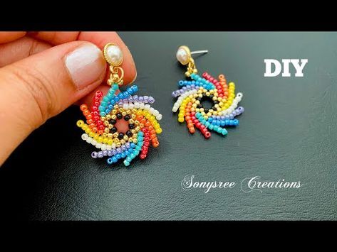 Diy Felt Christmas Ornaments, Pin Wheel, Wire Wrapped Jewelry Diy, Beaded Earrings Diy, Beaded Earrings Patterns, Beaded Pendant Necklace, Beaded Bracelet Patterns, Earring Tutorial, Beaded Brooch