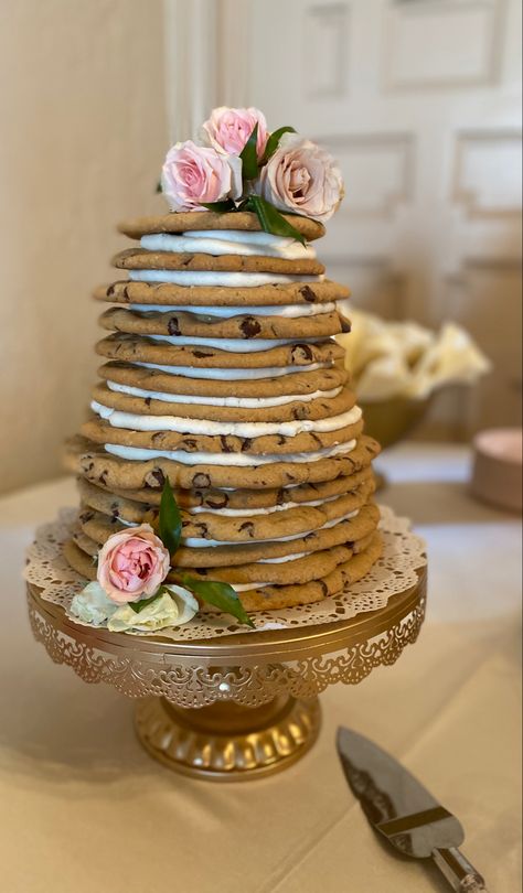 Cookie Cake Stacked, Cookie Tiered Cake, Two Tier Cake With Cupcakes, Stacked Cookie Cake Wedding, Cookie Cake Tiered, Wedding Themed Desserts, Waffle Wedding Cake, Cookie Tiered Display, Layered Cookie Cake Wedding